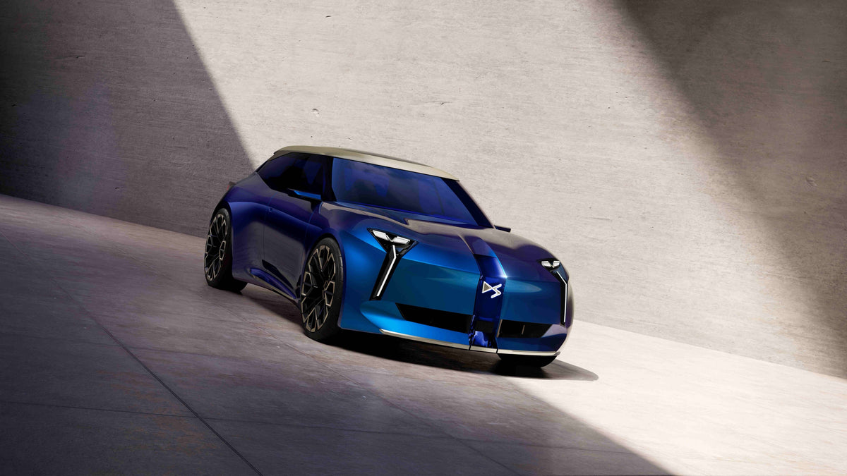 DS F3VER concept, front three-quarter view in Cosmic Blue