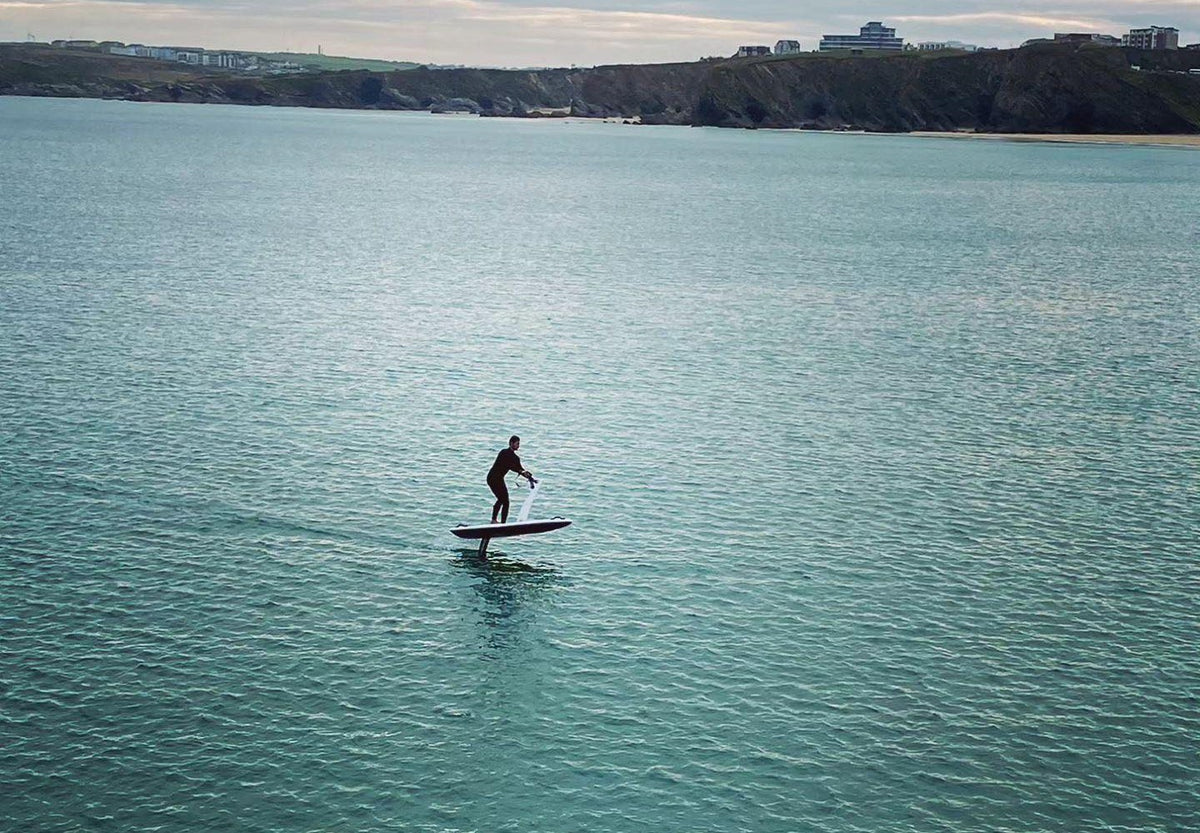 FLY ABOVE WATER WITH THE HYDROFLYER