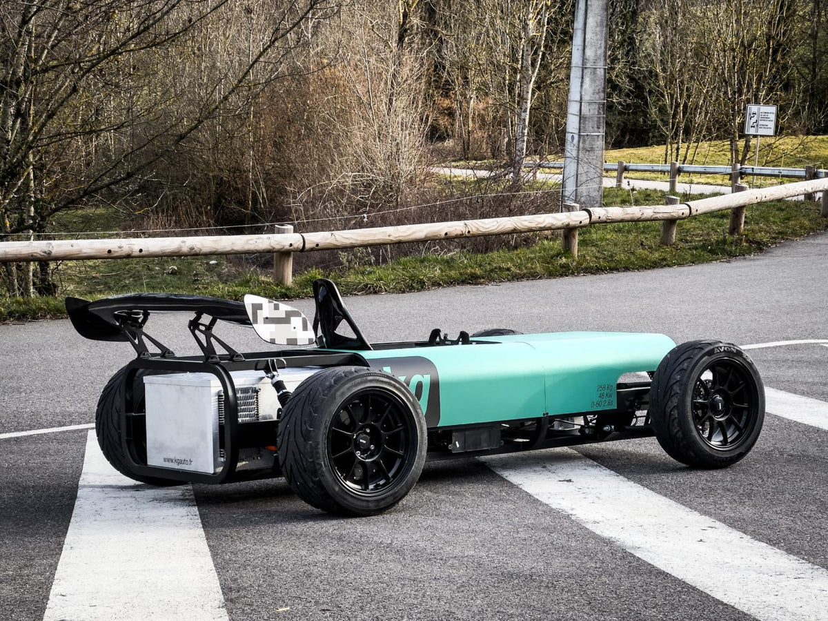 "LE TUBE": A FUN AND PLAYFUL ELECTRIC CAR FOR TRACK USE ONLY - TheArsenale