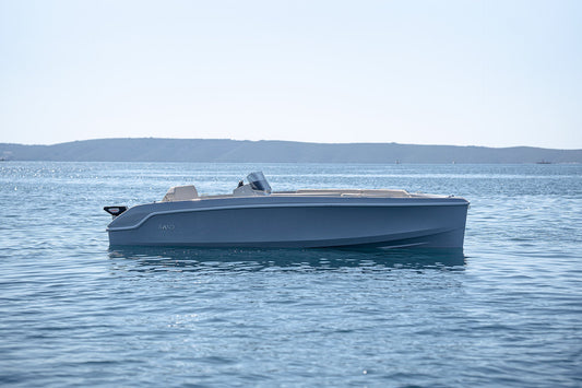 LUXURY REDEFINED: THE RAND BOATS BREEZE 20 DAYBOAT - TheArsenale