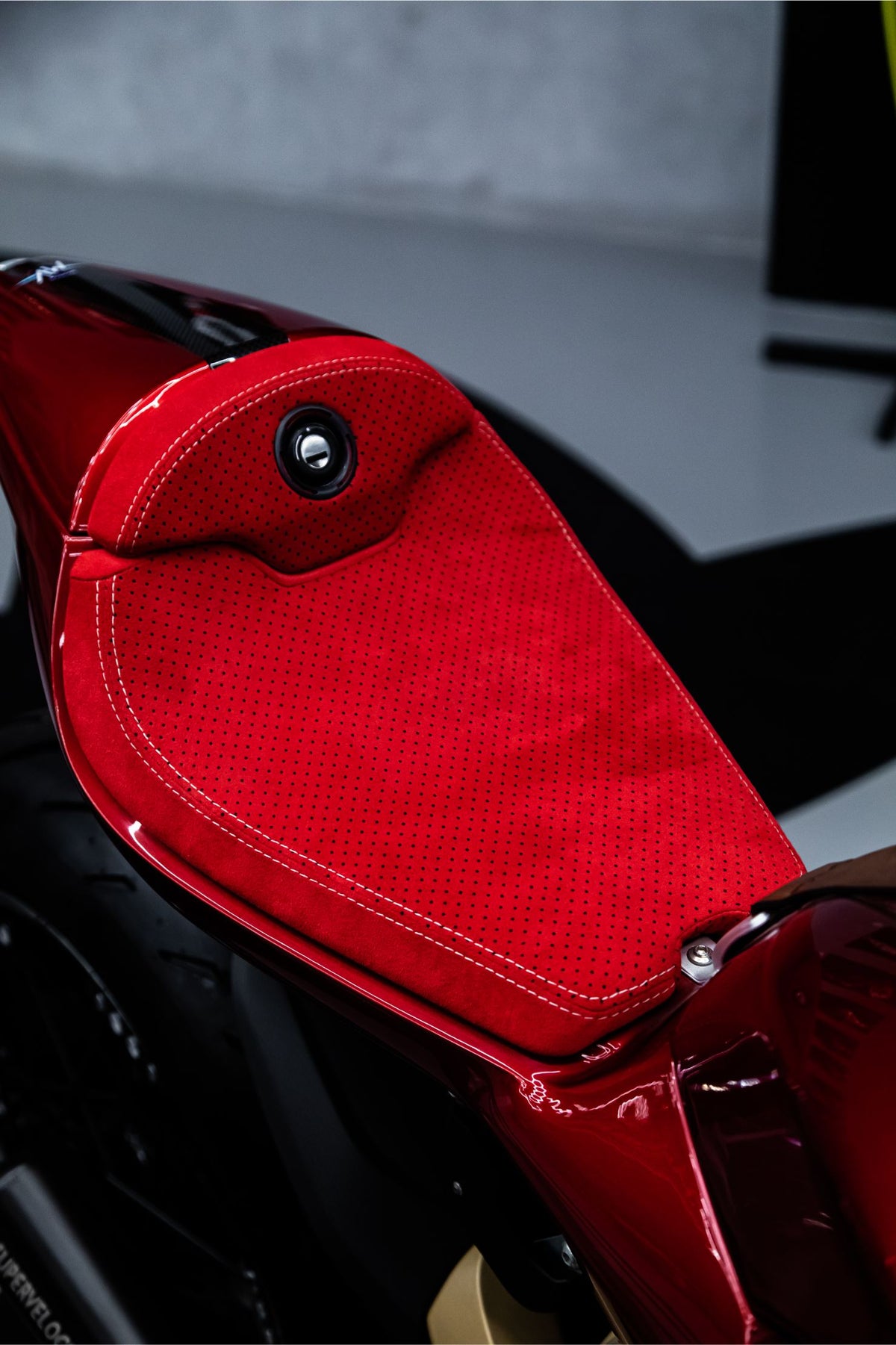 MV AGUSTA SUPERVELOCE 800 ORO