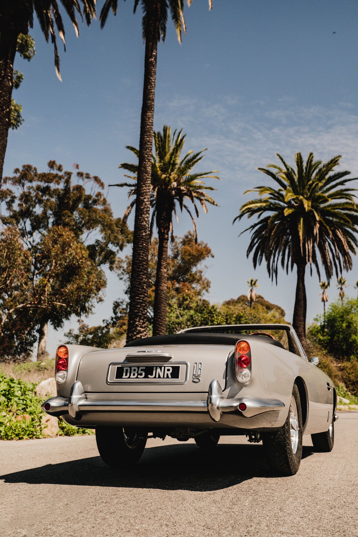 Hedley Studios Aston Martin DB5J - Official Electric Collector Car