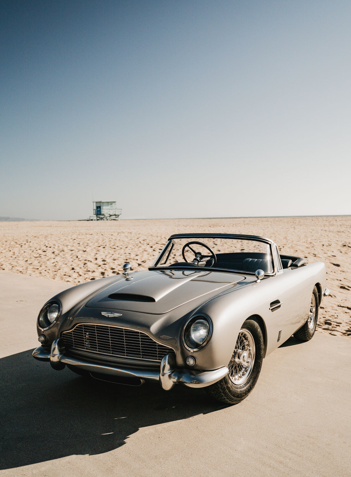 Hedley Studios Aston Martin DB5J - Official Electric Collector Car