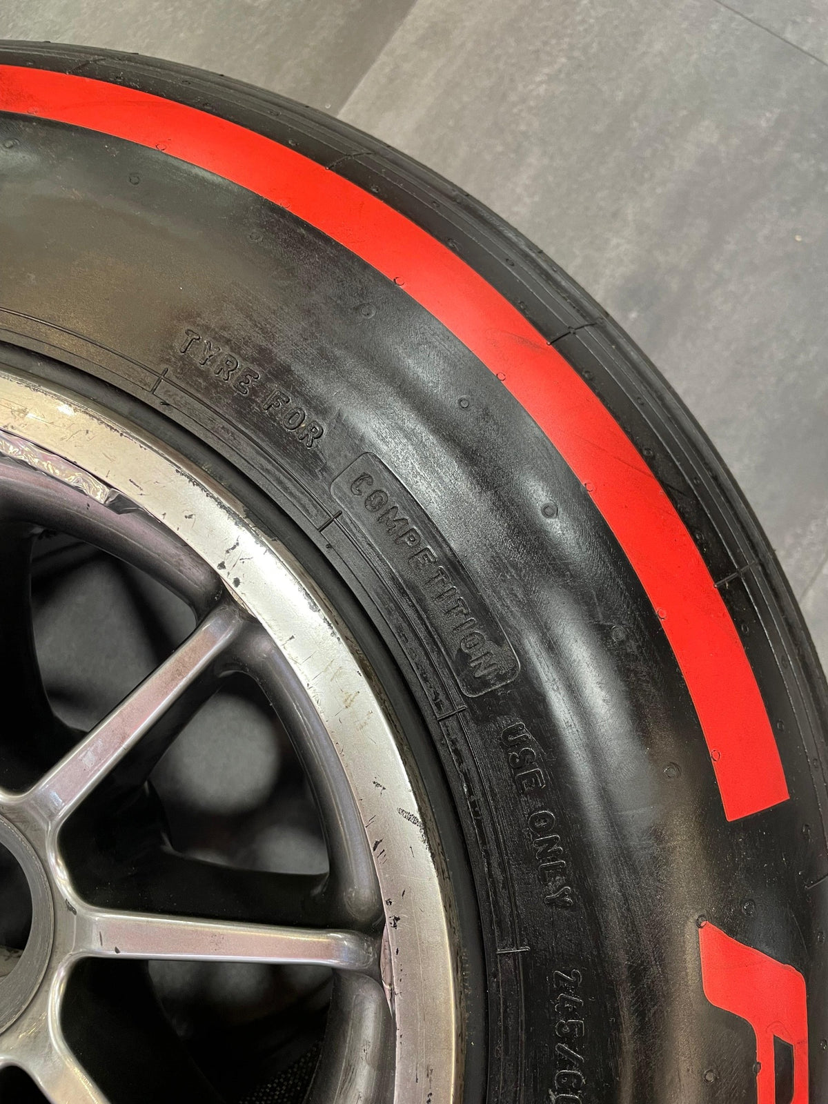 2021  RED BULL RACING FRONT LEFT F1 WHEEL USED BY MAX VERSTAPPEN (SOFT)