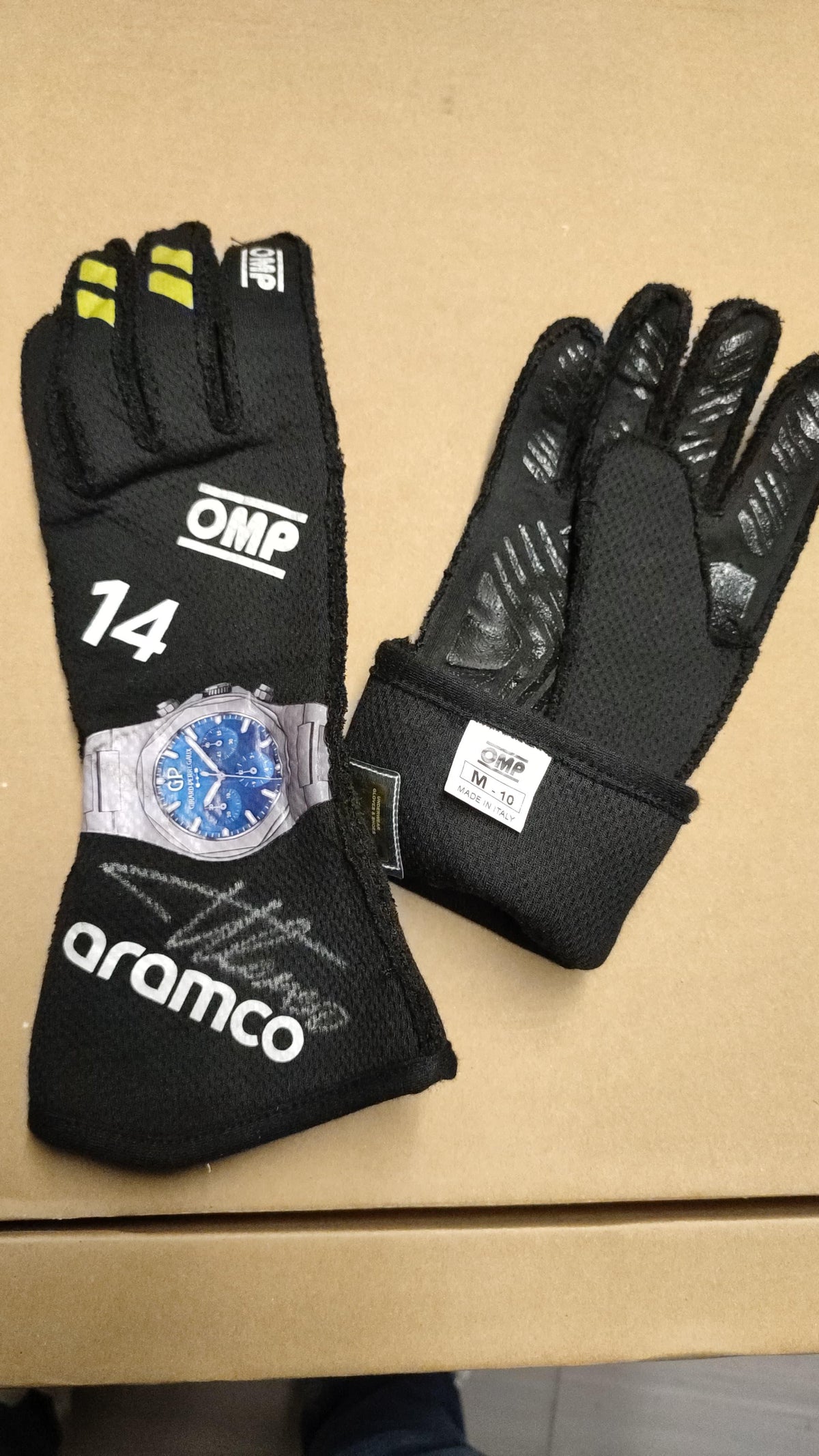 EXCLUSIVE FERNANDO ALONSO ASTON MARTIN 2024 RACE-USED SIGNED GLOVES