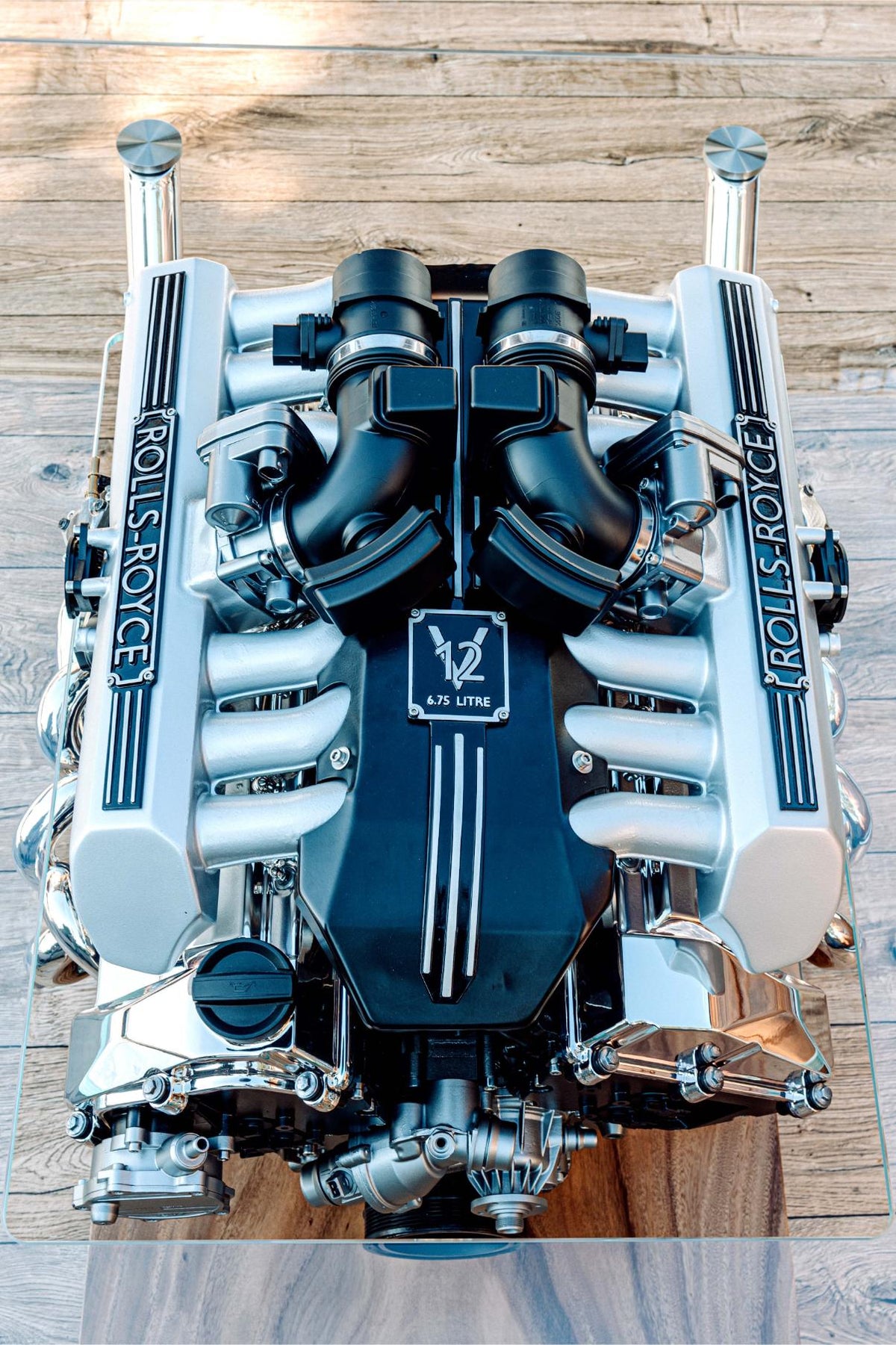 Rolls-Royce Phantom V12 Engine Coffee Table – Rolls-Royce Engine Art Table | TheArsenale