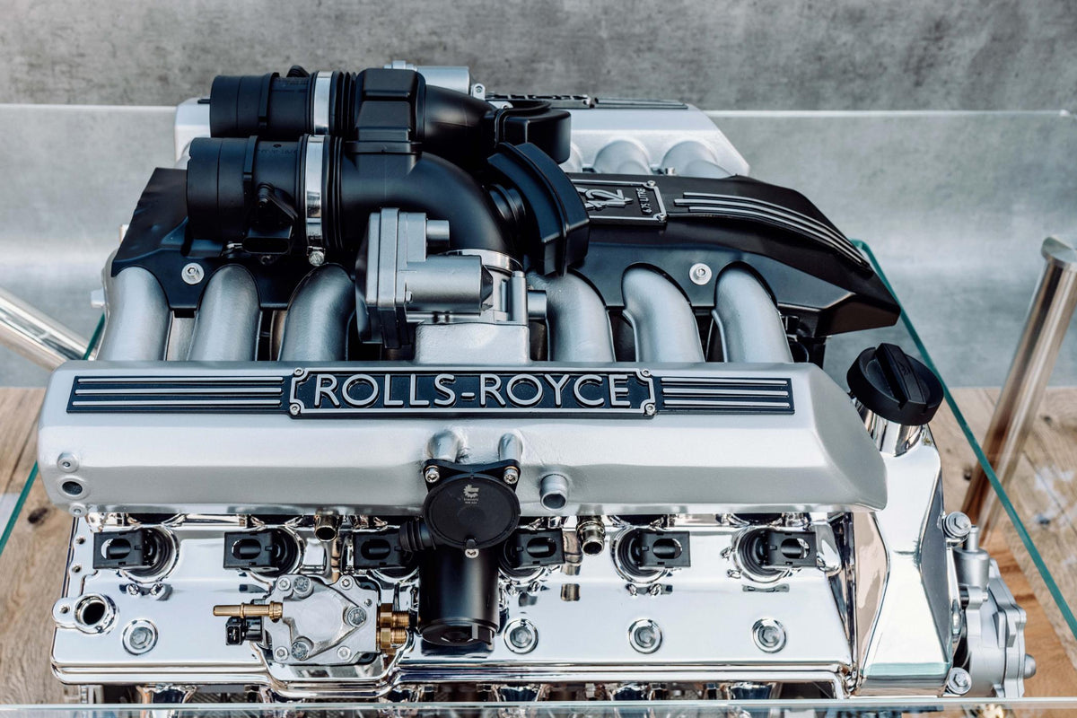 Rolls-Royce Phantom V12 Engine Coffee Table – Rolls-Royce Engine Art Table | TheArsenale