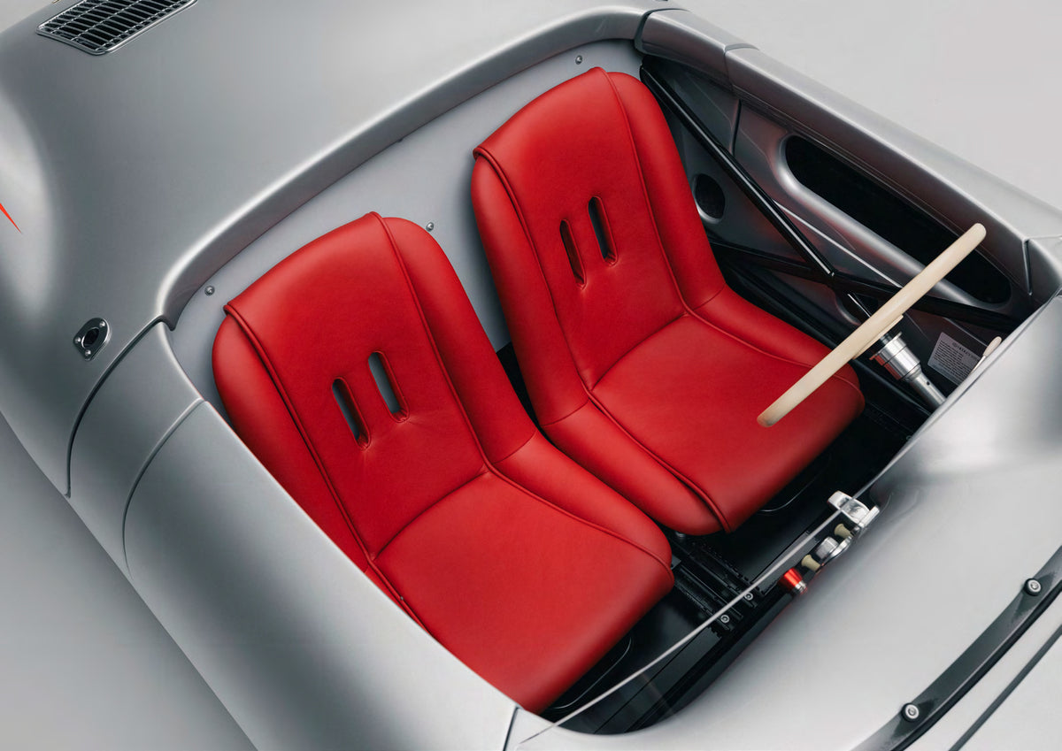 Porsche 550 J – optional red leather interior