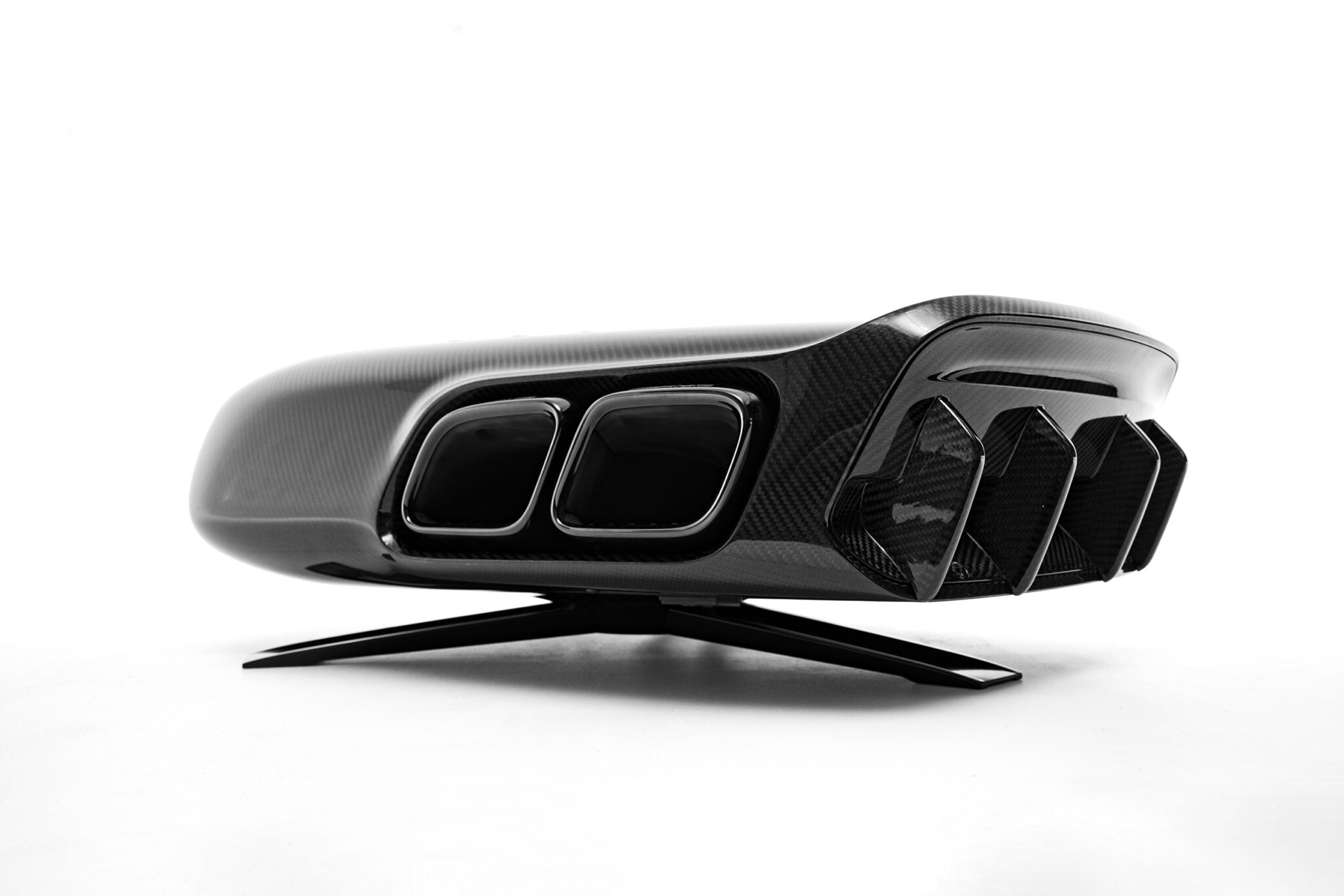 fabulousVlP AMGセルシオ AMG Performance Luxury Audio by iXOOST