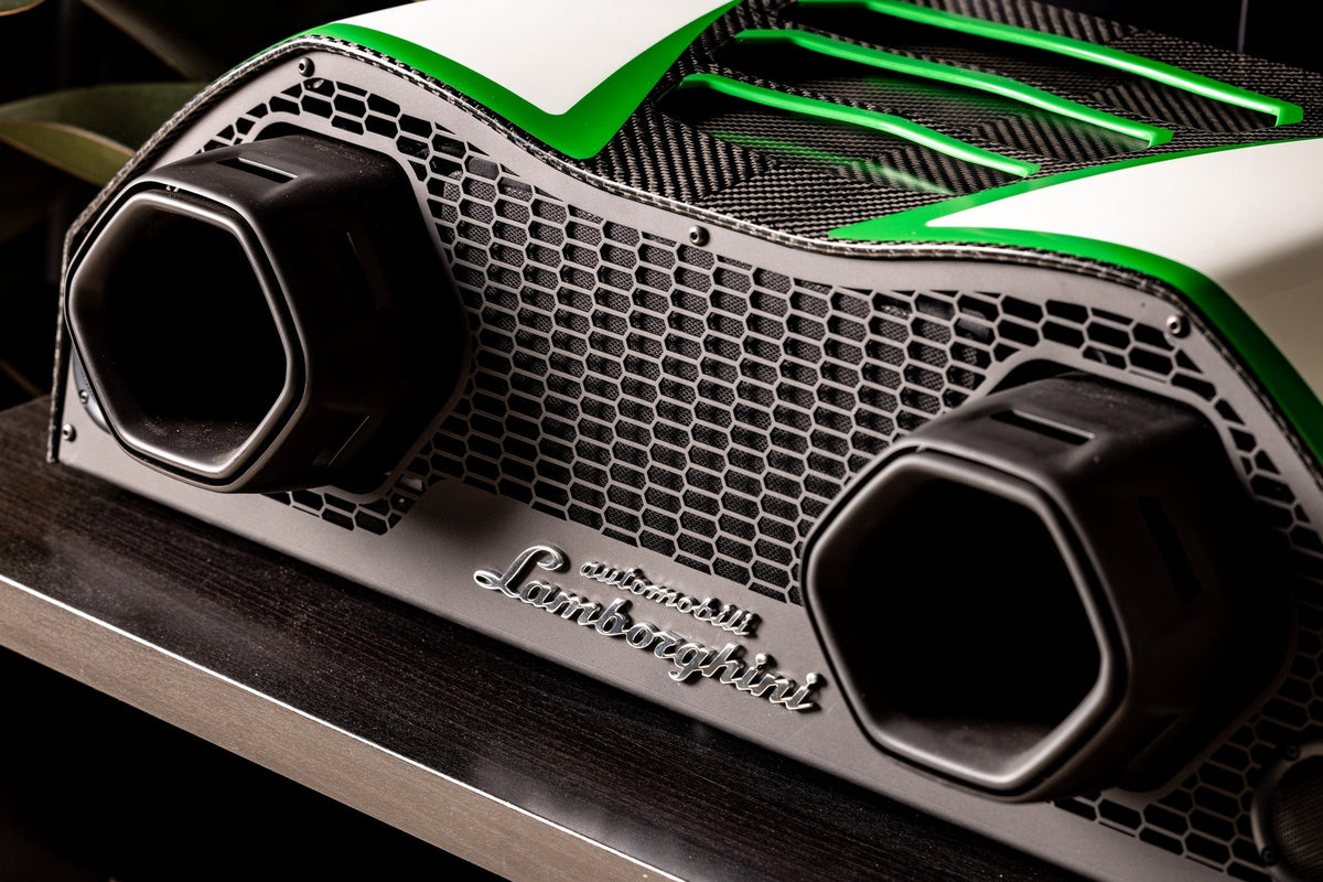 AUTOMOBILI LAMBORGHINI AVALÁN SOUND SYSTEM