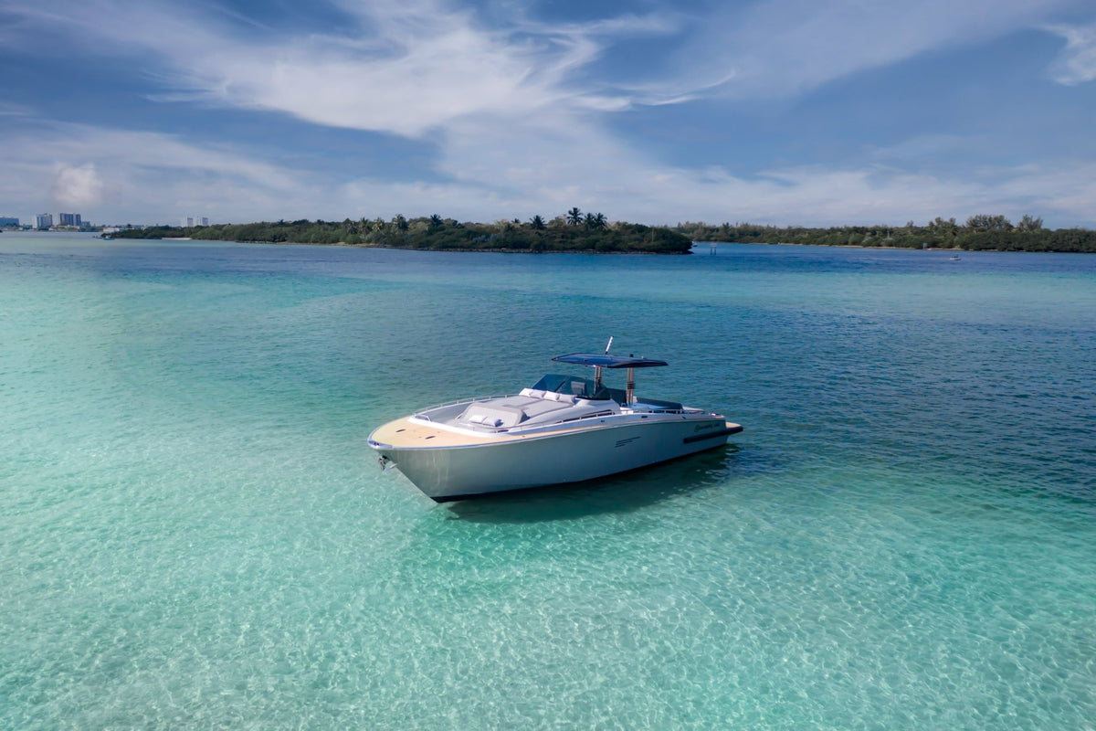 Canados Gladiator - Luxury Yacht