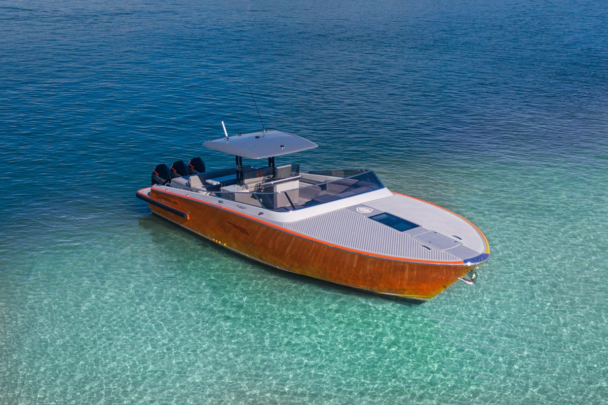 Canados Gladiator - Luxury Yacht