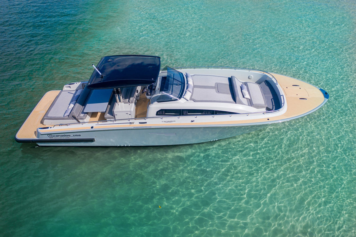 Canados Gladiator - Luxury Yacht