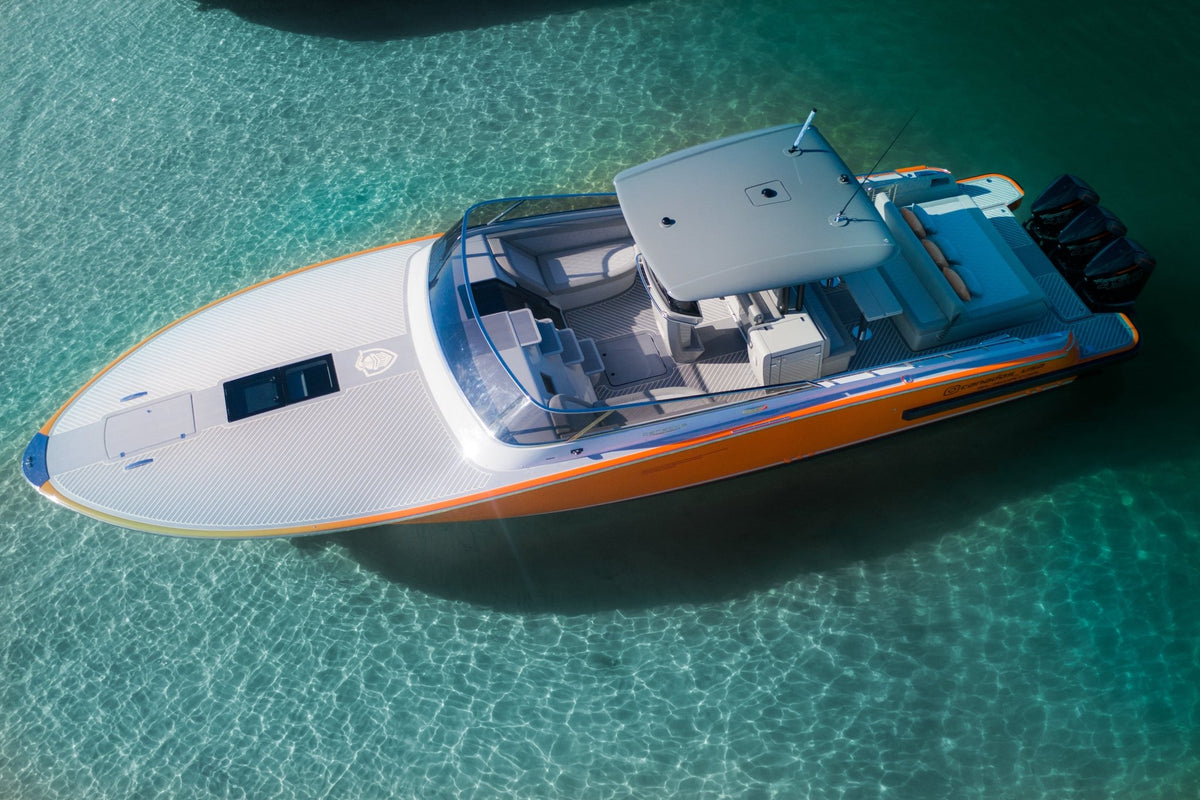 Canados Gladiator - Luxury Yacht