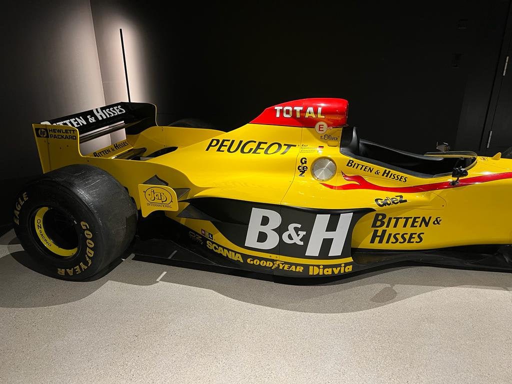 Jordan 197 "Bitten & Hisses" snake R. Schumacher/Fisichella original F1 Showcar