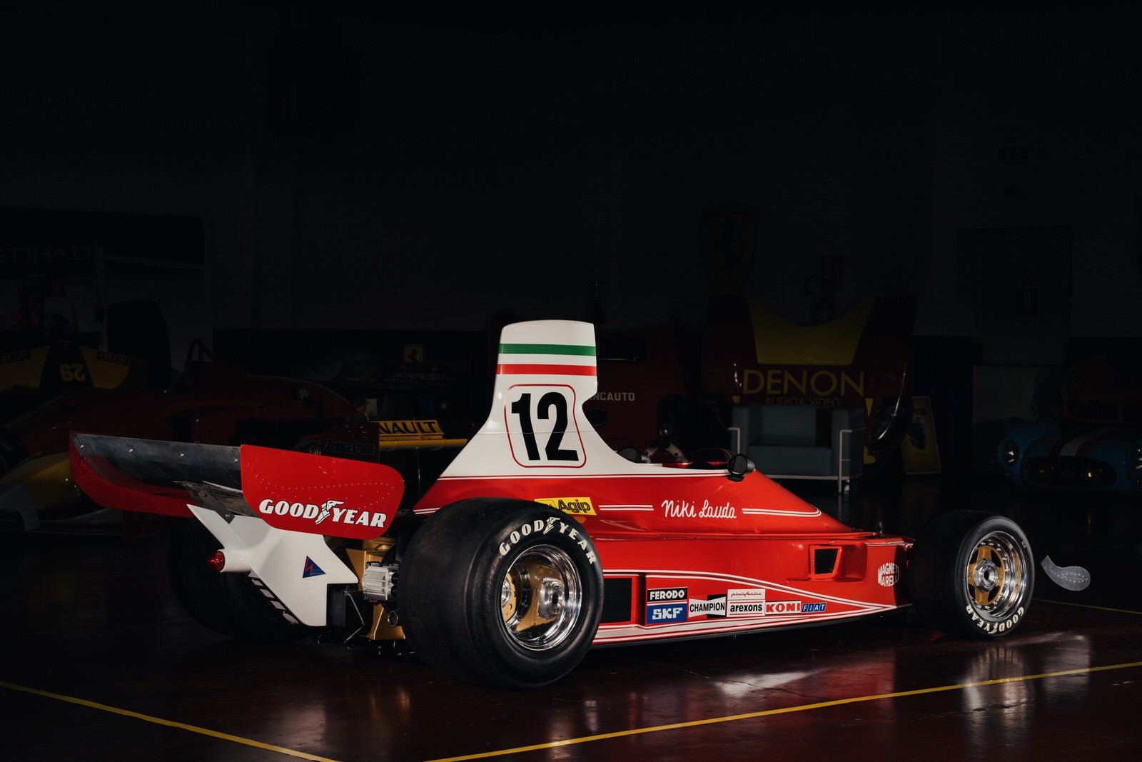 ドナルド Niki Lauda's 312T - TheArsenale