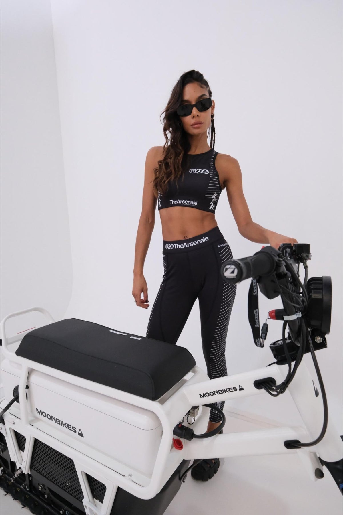 TECHNICAL MACHINES YOGA SET BLACK WHITE