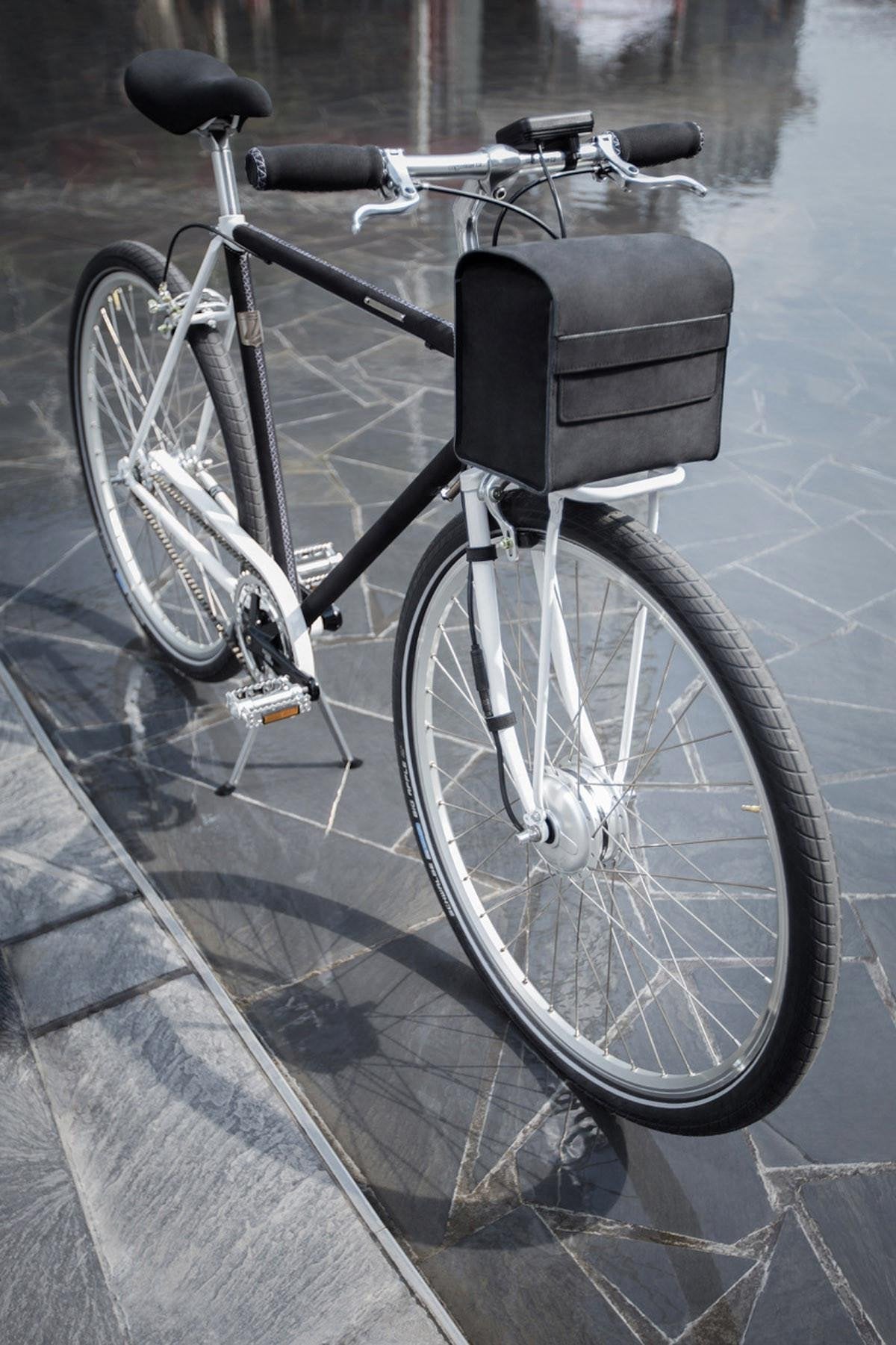 TheArsenale x VELORAPIDA x ALCANTARA